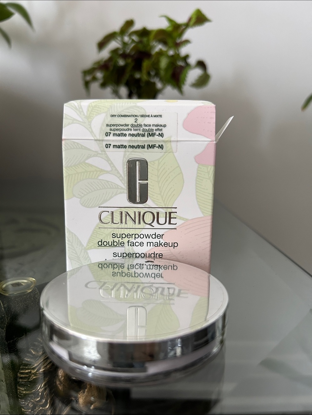 Clinique Superpowder Double Face in Matte Neutral (MF/N)